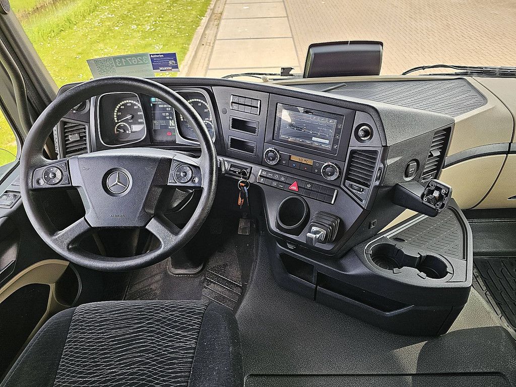 MERCEDES-BENZ ACTROS 1843