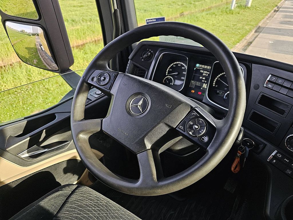 MERCEDES-BENZ ACTROS 1843