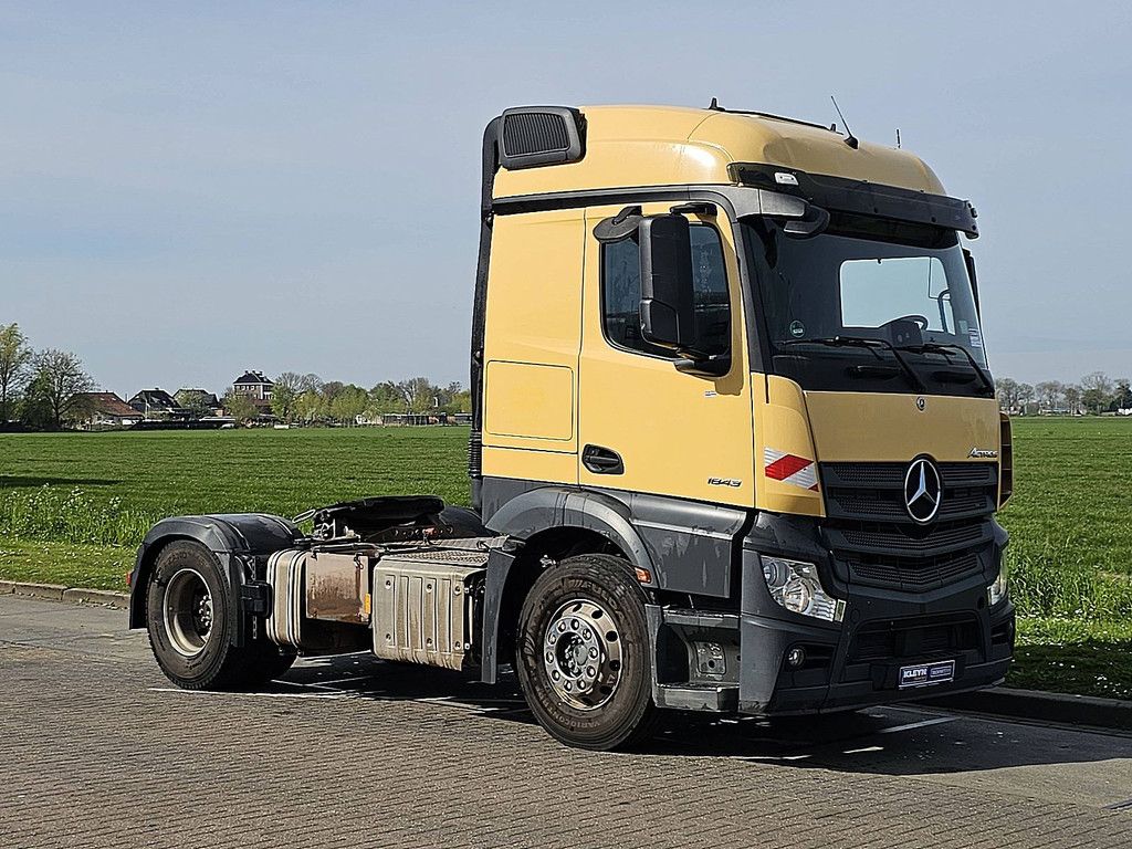 MERCEDES-BENZ ACTROS 1843
