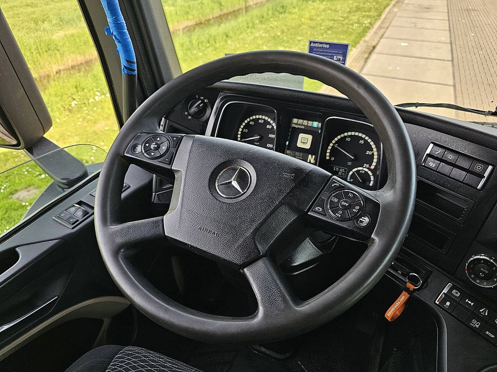 MERCEDES-BENZ ACTROS 1843
