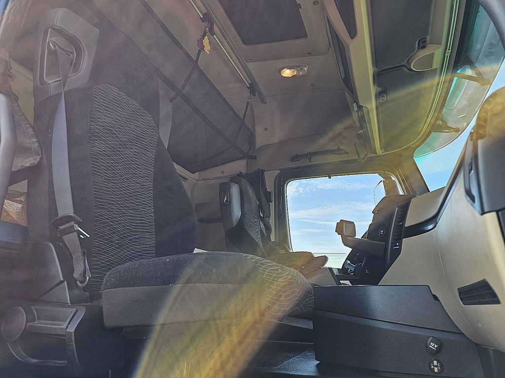 MERCEDES-BENZ ACTROS 1843