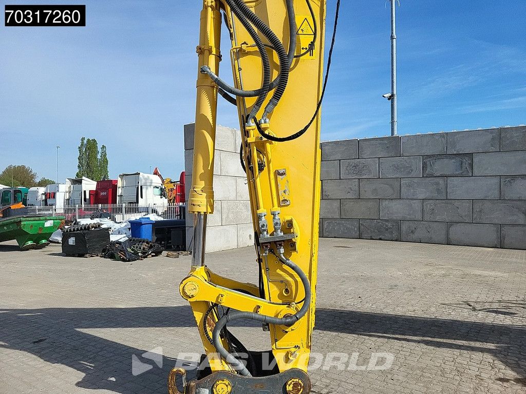 Komatsu HB365 NLC-3 3 M Wide - Narrow