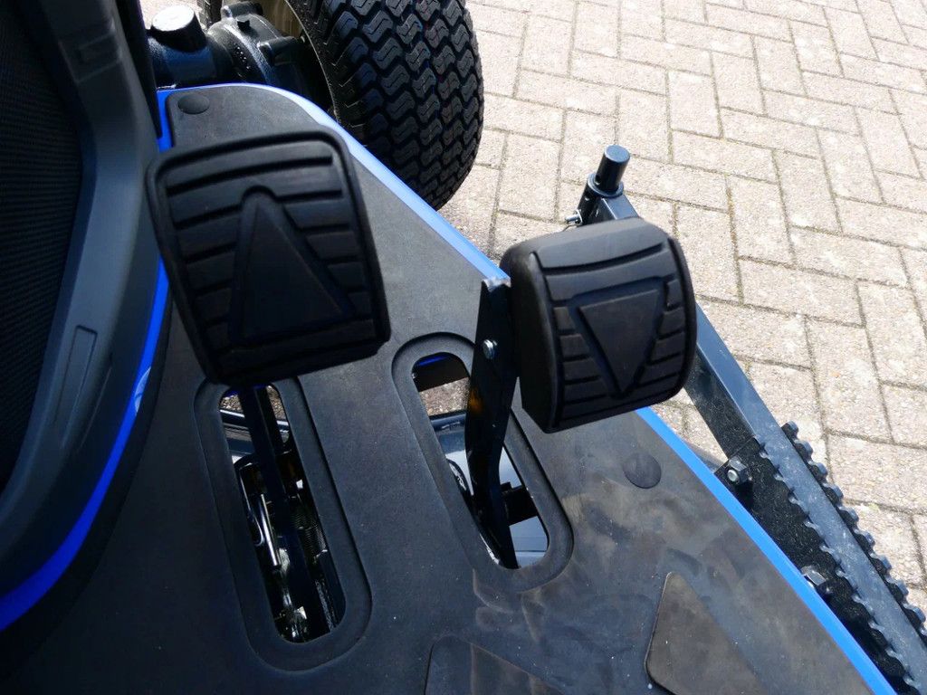 Iseki TXGS-24 4wd HST / 0001 Draaiuren / Middenondermaaidek