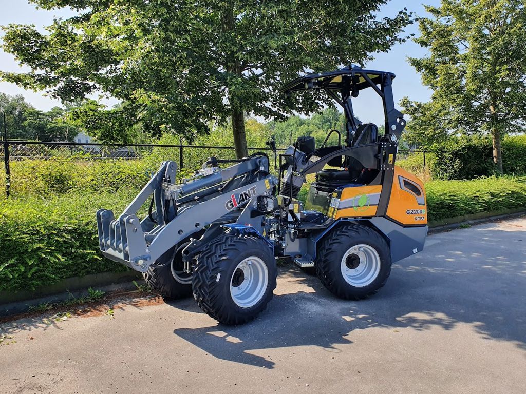 Giant Tobroco Giant G2200E X-TRA loader