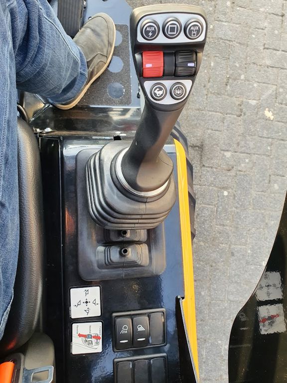 Giant Tobroco Giant G2200E X-TRA loader