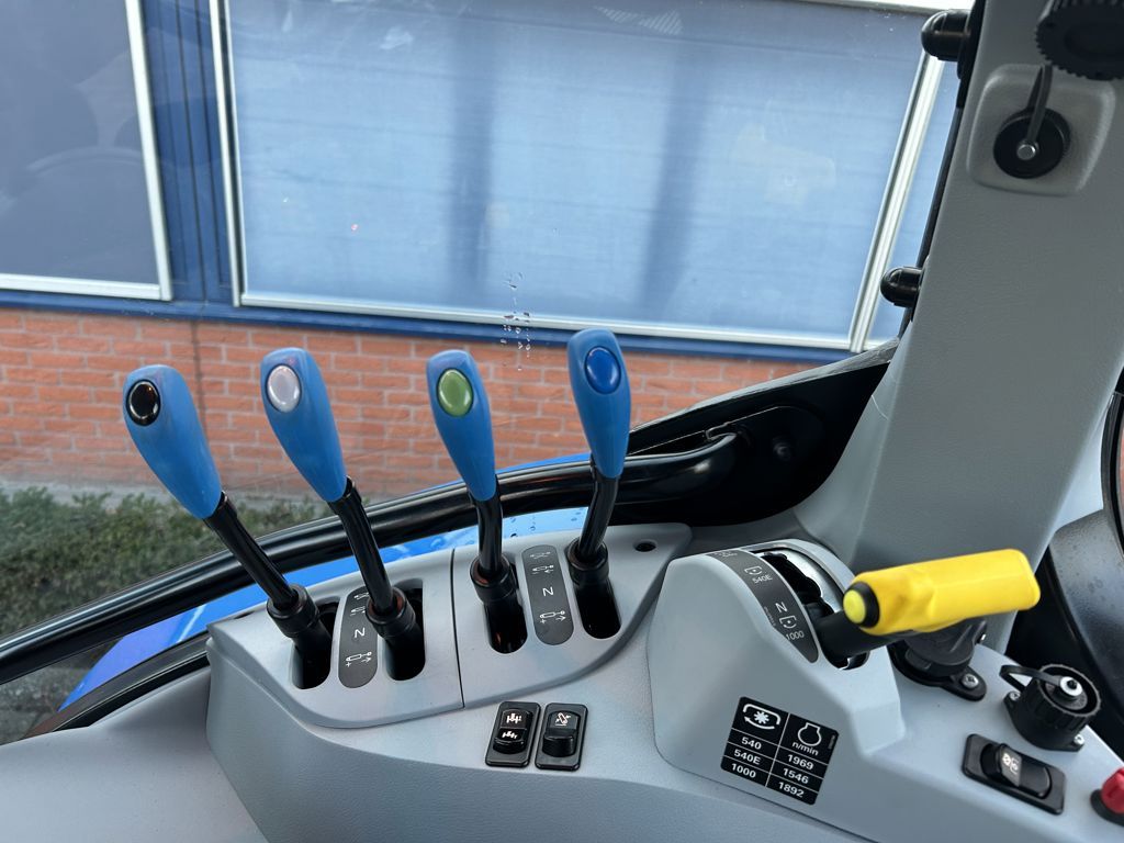 New Holland New Holland T5.140 DC