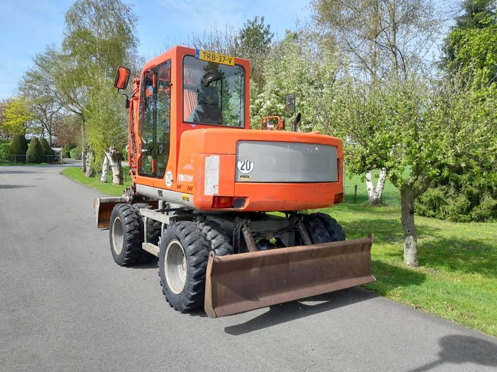 Takeuchi TB070 mobiele kraan graafmachine NL kenteken