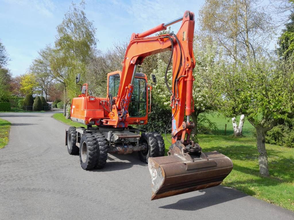 Takeuchi TB070 mobiele kraan graafmachine NL kenteken