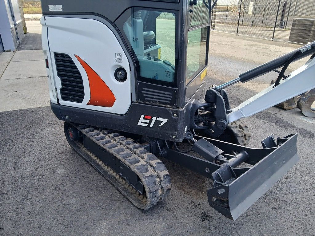 Bobcat E17