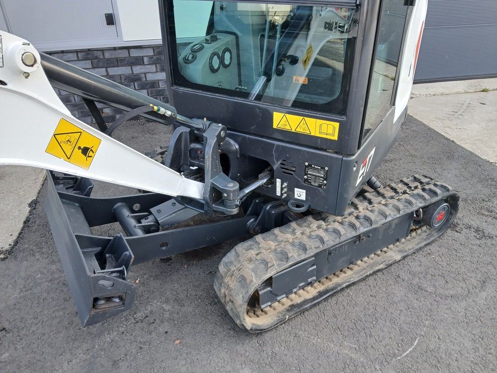 Bobcat E17