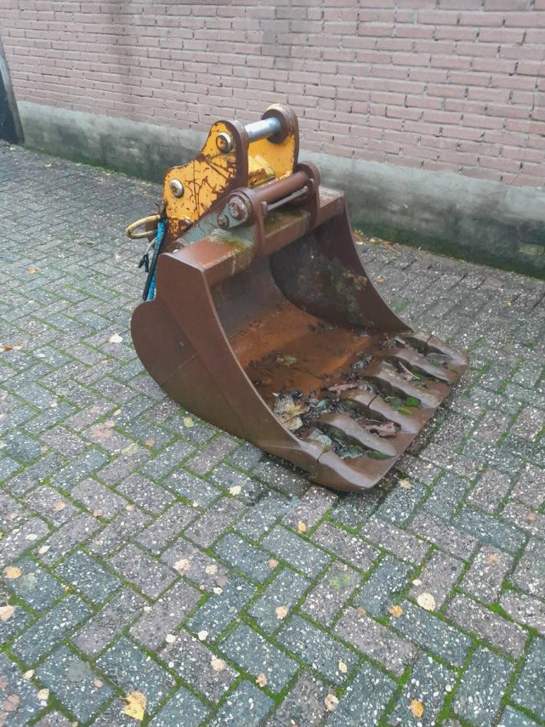 Liebherr A 308 Grondbak met snelwissel en pennen