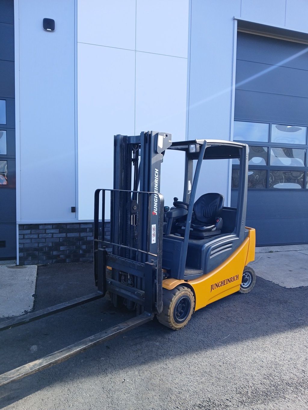 Jungheinrich EFG 320