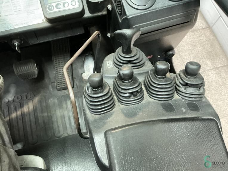 Gabelstapler LPG Toyota 02-7 FG 40 2008 3.+4. Ventil