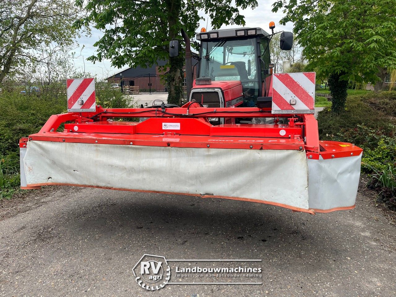 Kuhn GMD 802F-FF | Geheel nagezien, geschikt voor stalvoeren!