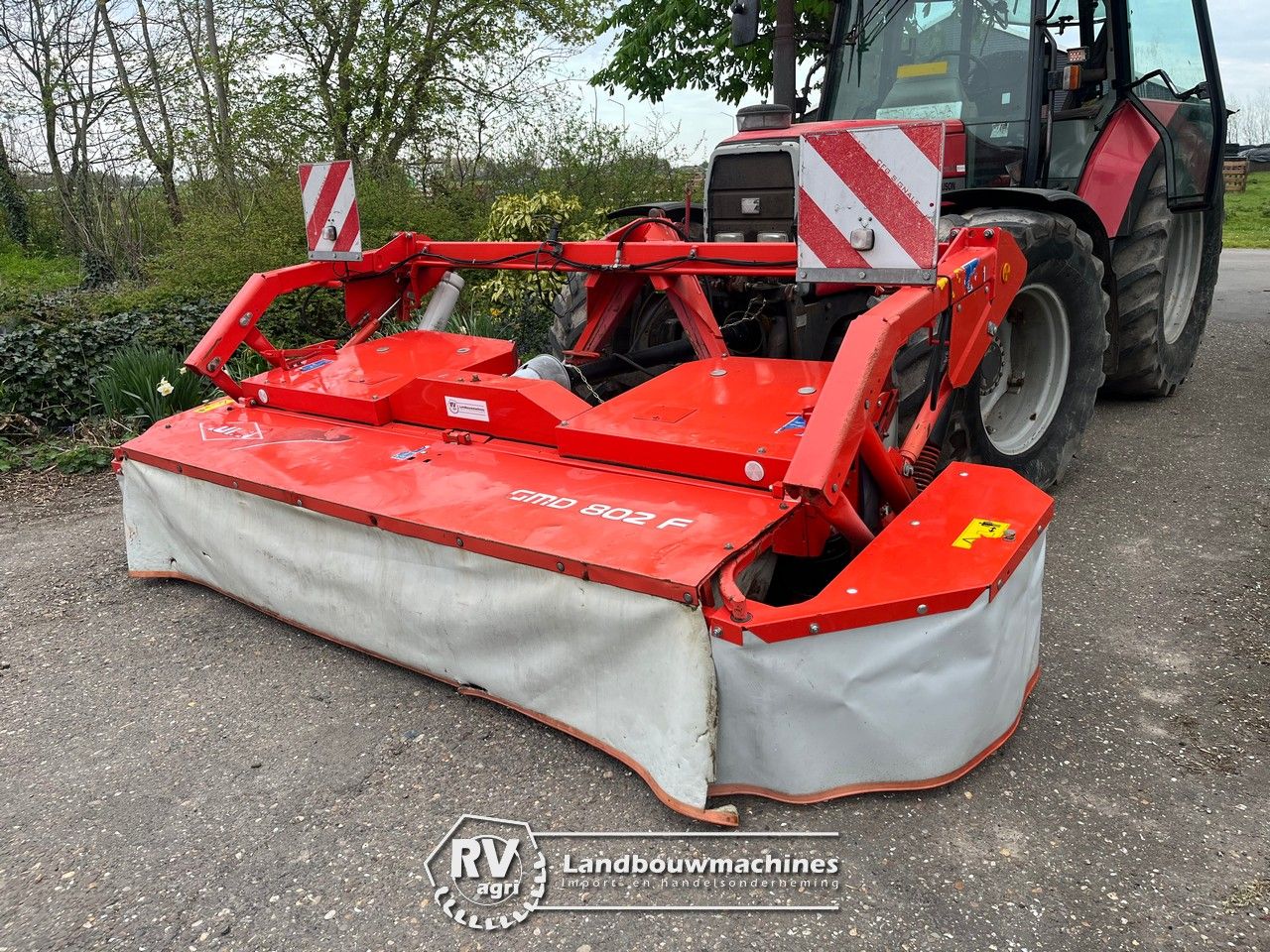 Kuhn GMD 802F-FF | Geheel nagezien, geschikt voor stalvoeren!