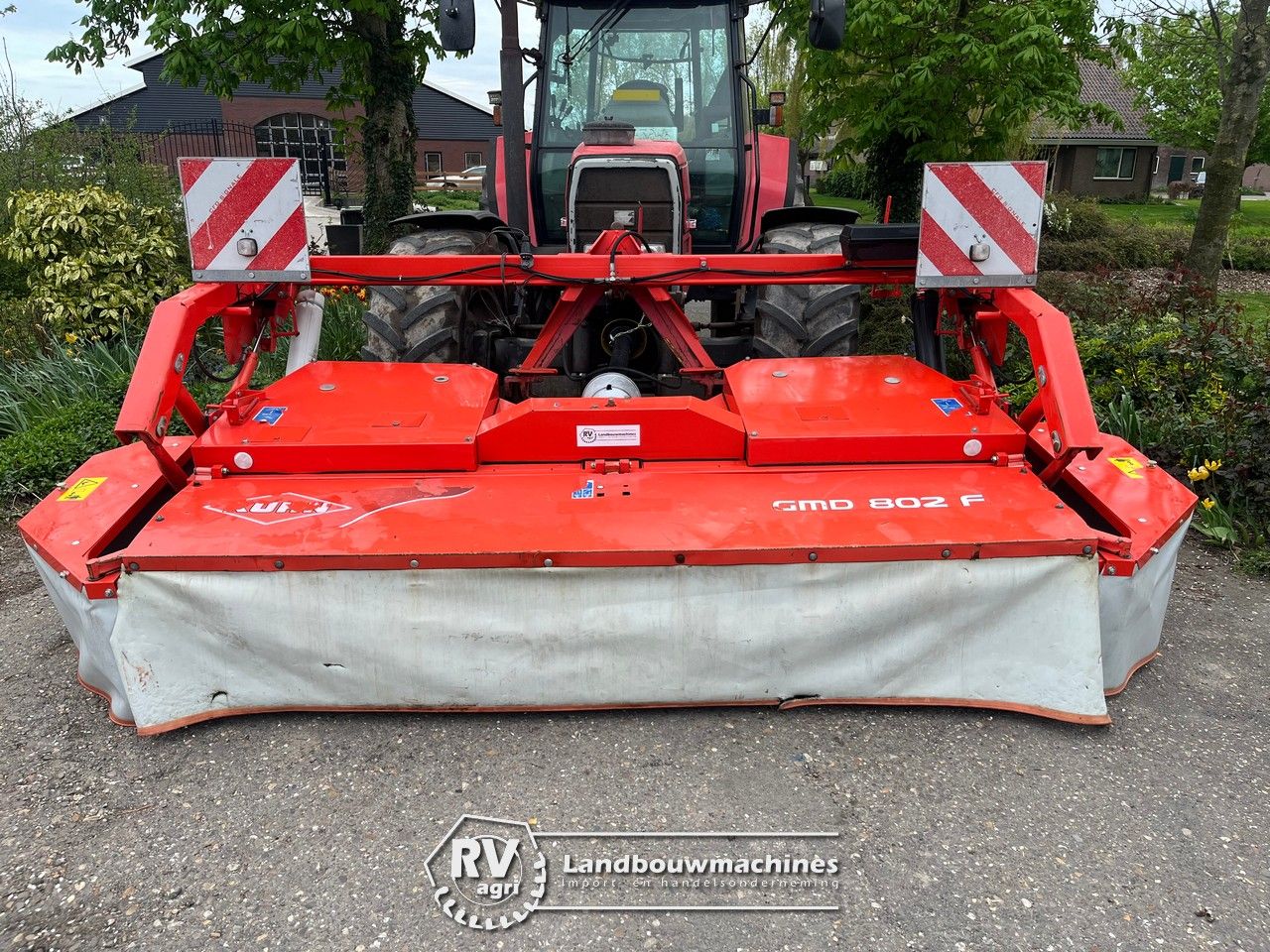 Kuhn GMD 802F-FF | Geheel nagezien, geschikt voor stalvoeren!