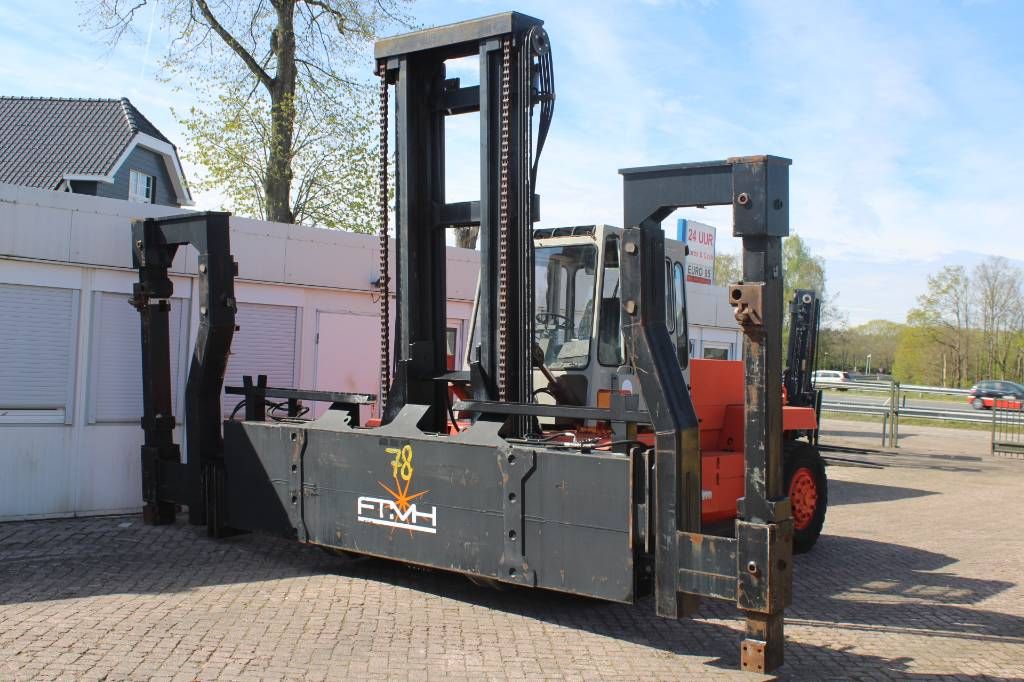 Kalmar DC 13.6-600 empty container handler