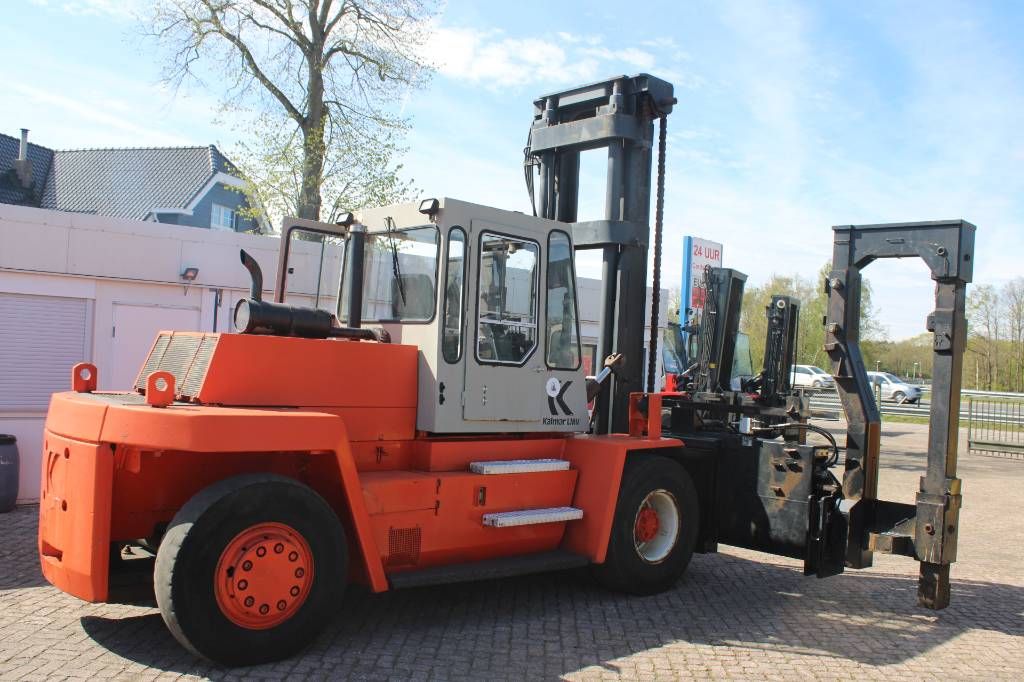 Kalmar DC 13.6-600 empty container handler