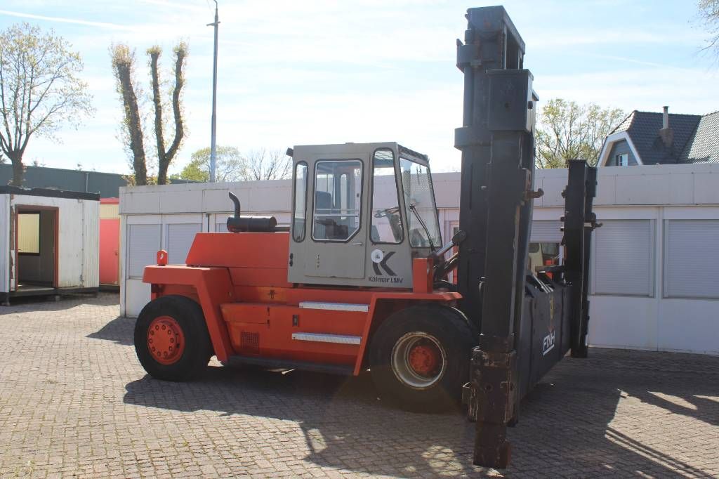 Kalmar DC 13.6-600 empty container handler