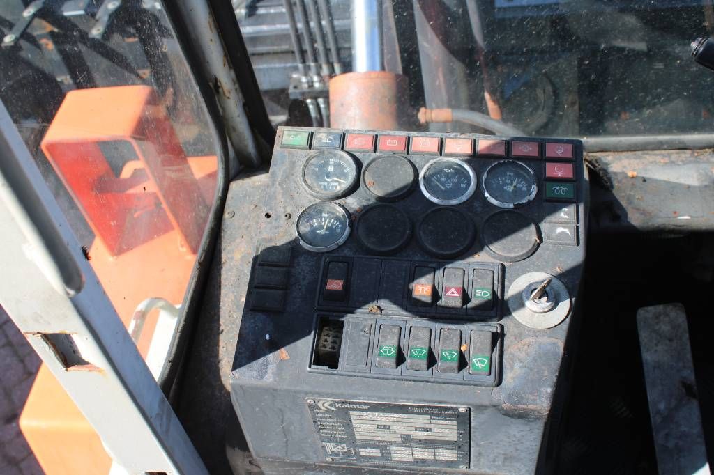 Kalmar DC 13.6-600 empty container handler