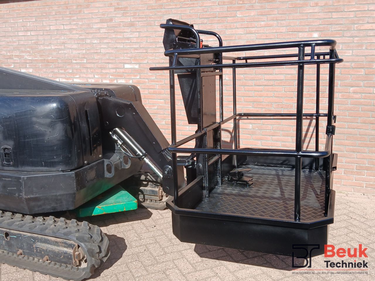 Hoogwerker rupshoogwerker nagano 060 maeda 8.2m werkhoogte