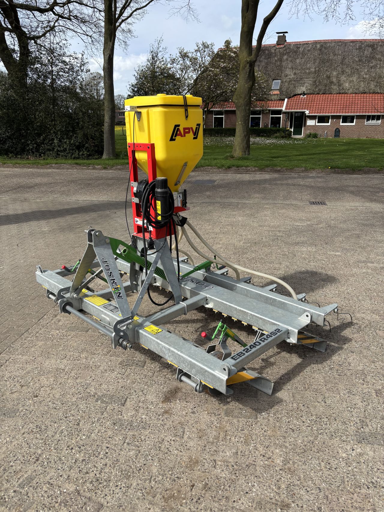 Joskin scariflex 2.40 weidebeluchter doorzaaimachine