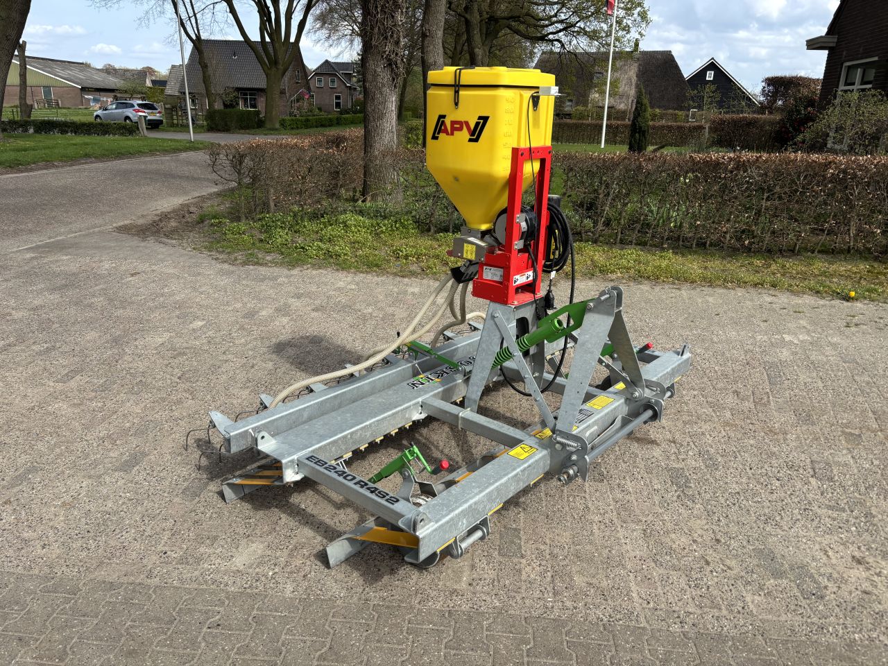 Joskin scariflex 2.40 weidebeluchter doorzaaimachine