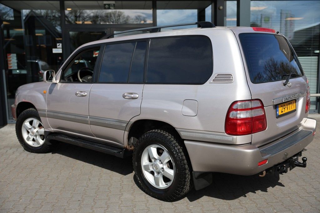 Toyota Landcruiser 100 4.2 TD EXECUTIVE A/T VAN