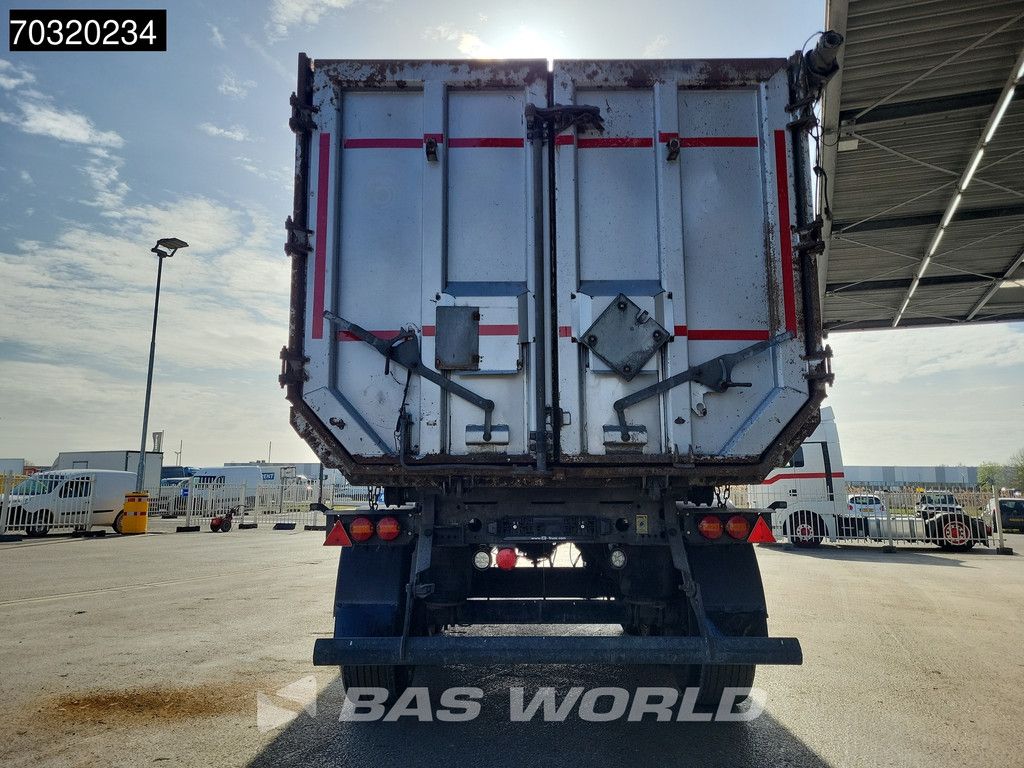 Schmitz SGF*S3 44m3 Grain Hatch Lift Axle