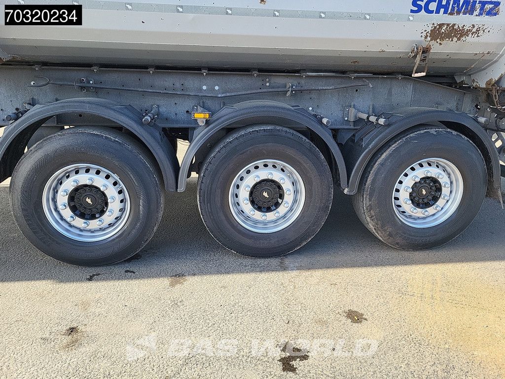 Schmitz SGF*S3 44m3 Grain Hatch Lift Axle