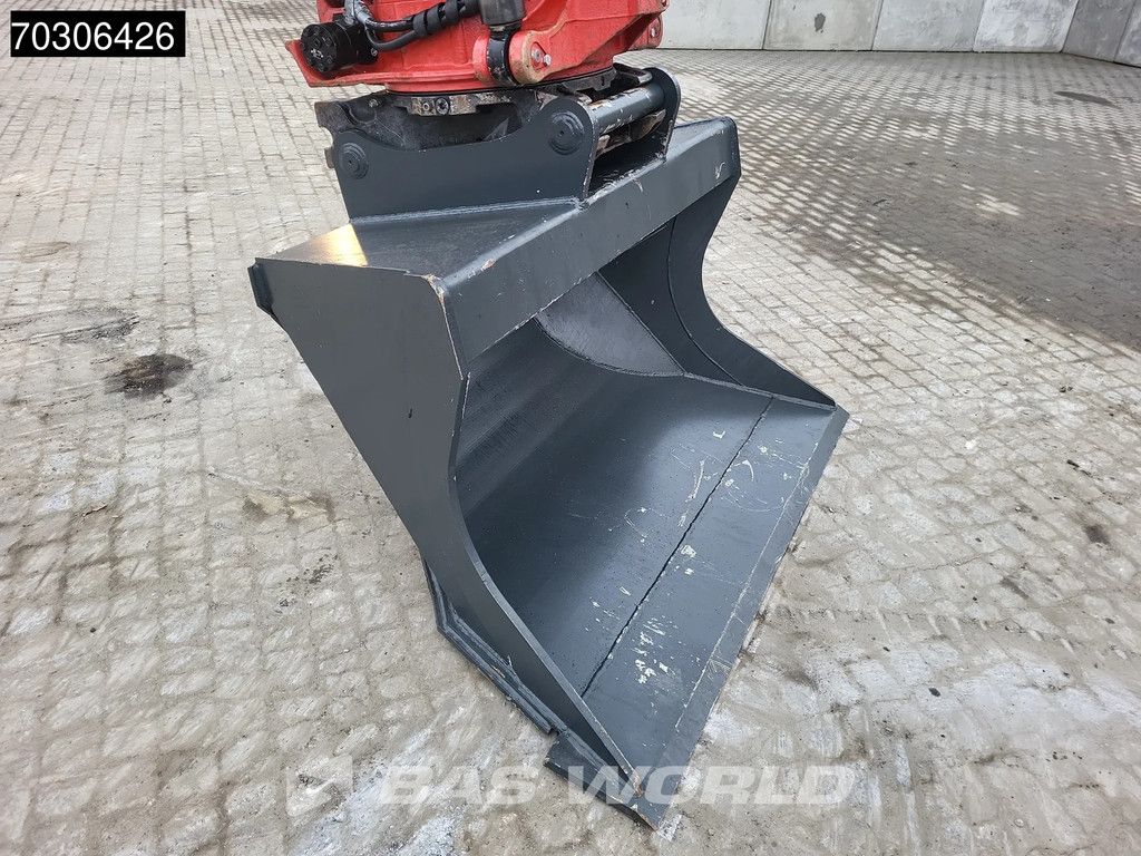 Liebherr R926 Compact Tiltrotator