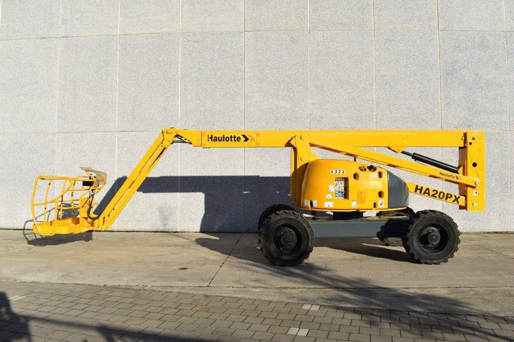 Knikarmhoogwerker Haulotte HA20PX Diesel 20m 2007