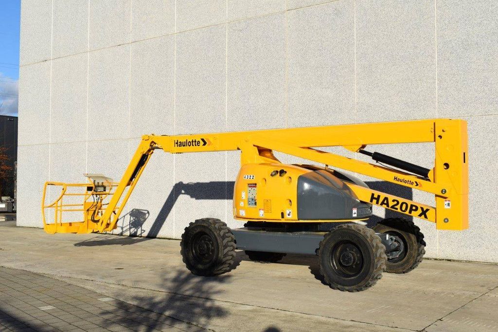 Knikarmhoogwerker Haulotte HA20PX Diesel 20m 2007
