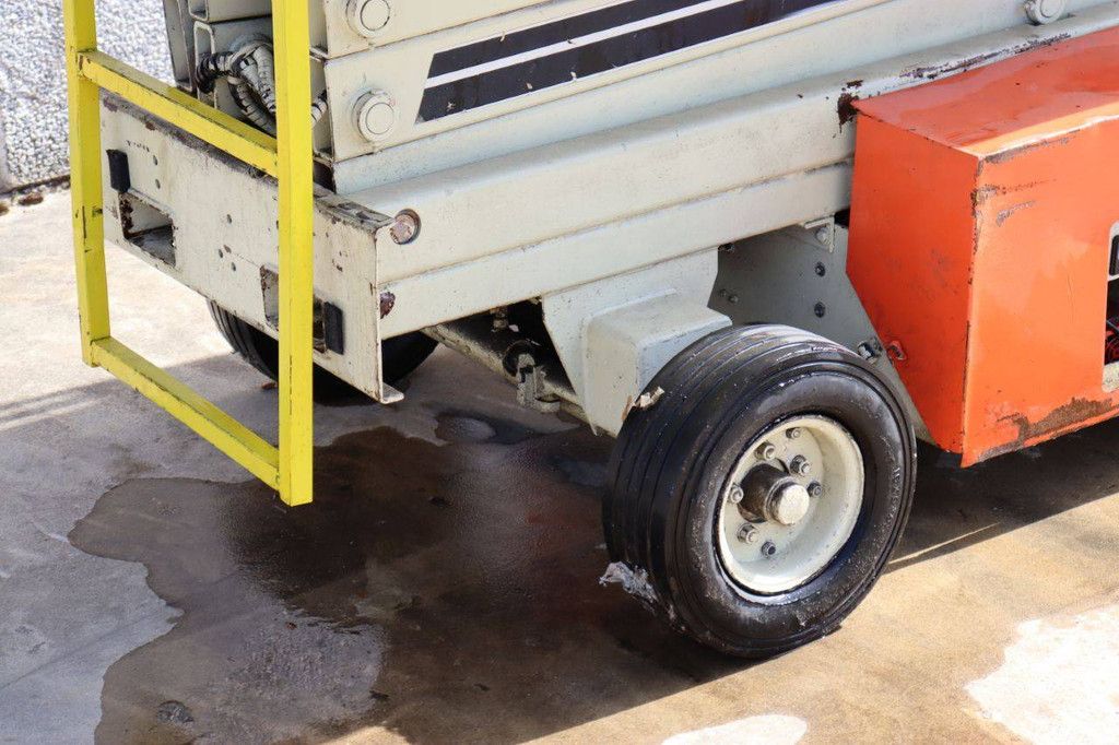 Scissor lift JLG CM-2546 Electric 10m 1995