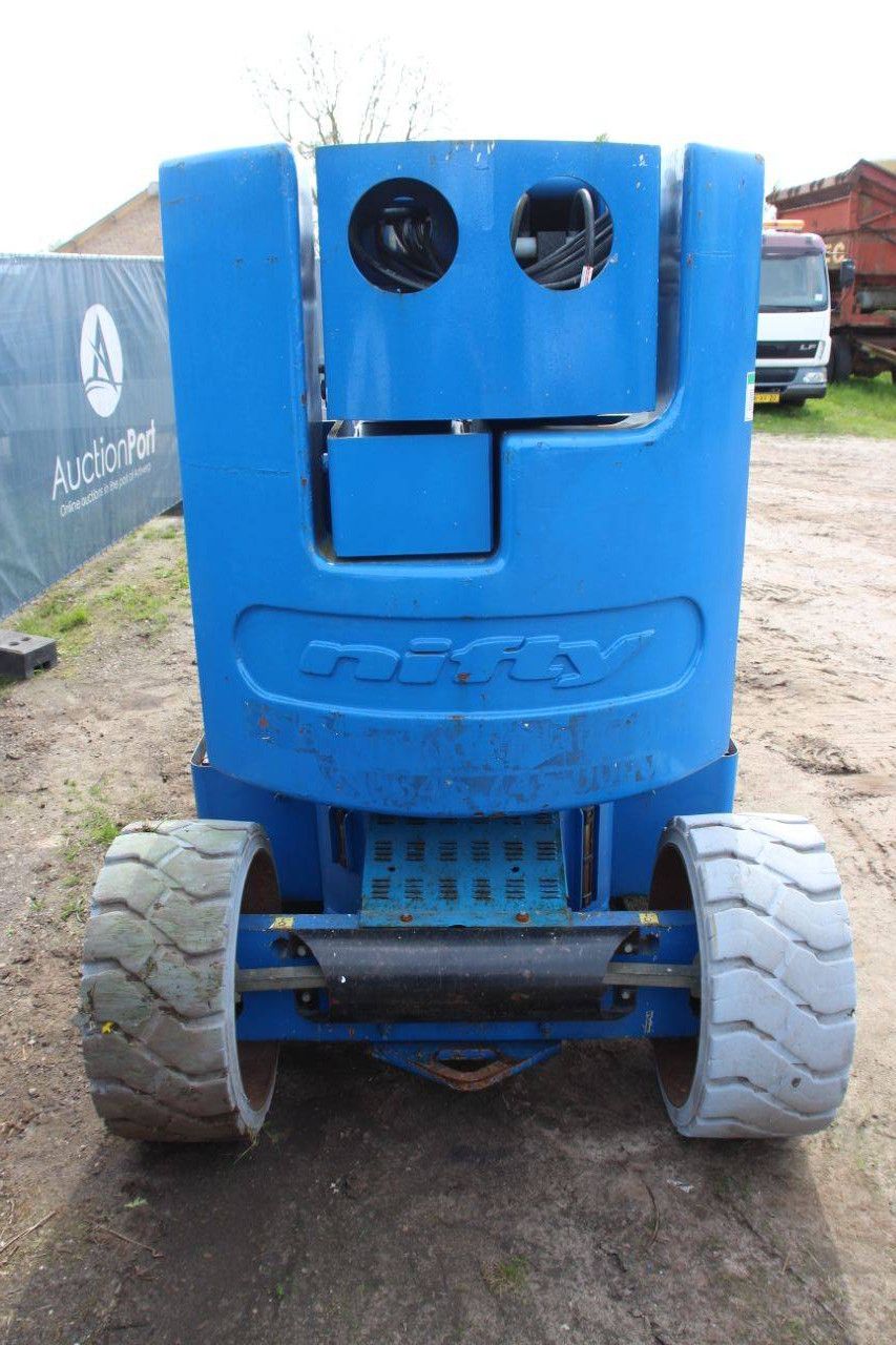 Knikarmhoogwerker Nifty HR15 NDE Elektrisch+Diesel 15.5m 2011