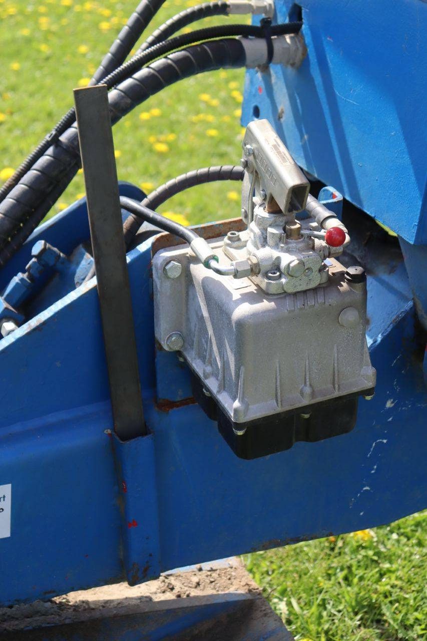 Landwirtschaftlicher Kipper Beco GIGANT 180 2001