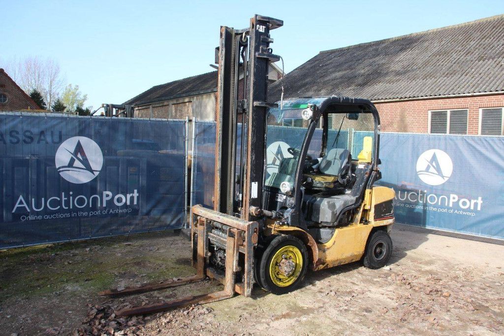 Heftruck Caterpillar DP35N LPG 3500kg 4.5m 2006