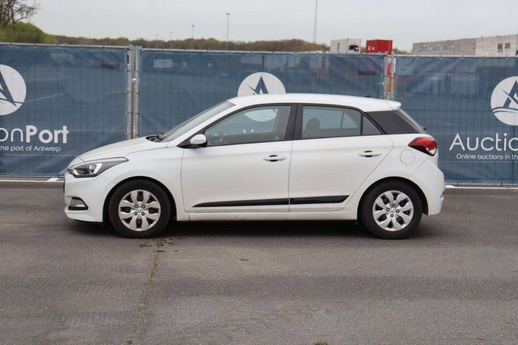 Hyundai I20 Petrol 84hp Passenger Car 2016 (Margin)