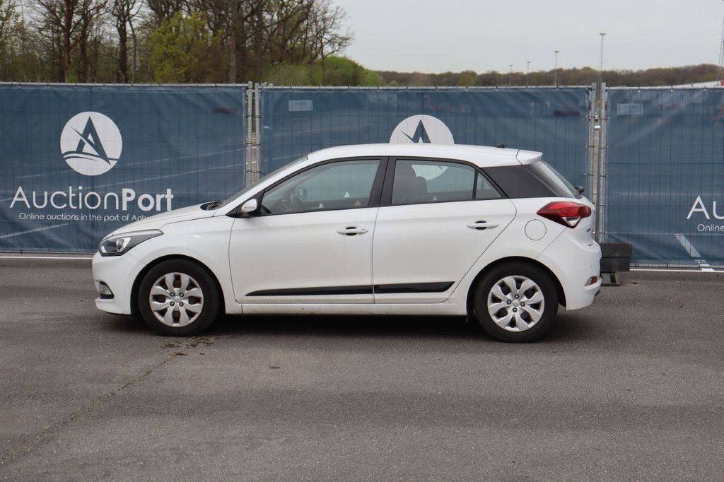 Hyundai I20 Petrol 84hp Passenger Car 2016 (Margin)