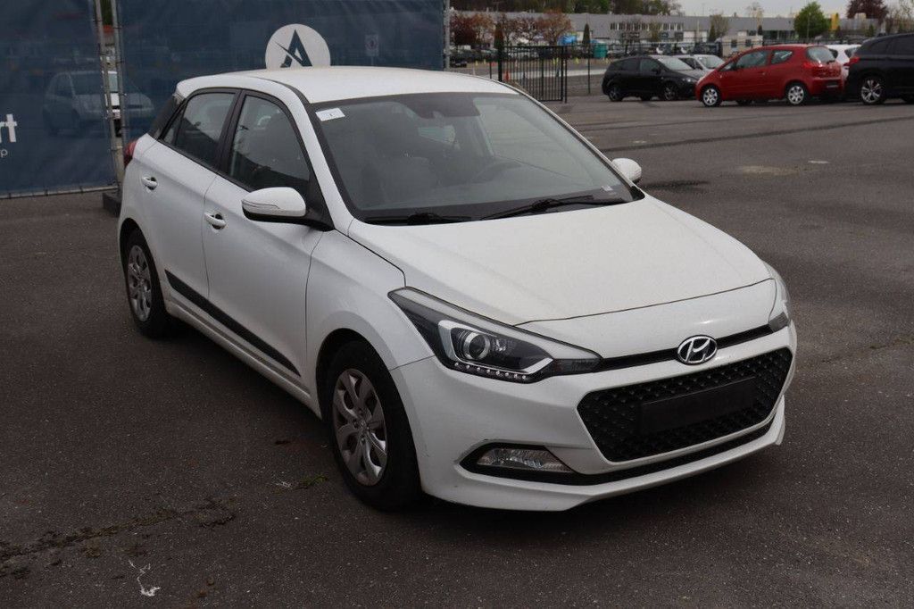 Hyundai I20 Petrol 84hp Passenger Car 2016 (Margin)