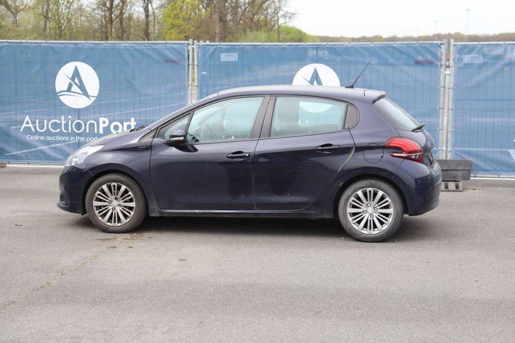 Pkw Peugeot 208 Benzin 82 PS 2019 (Marge)