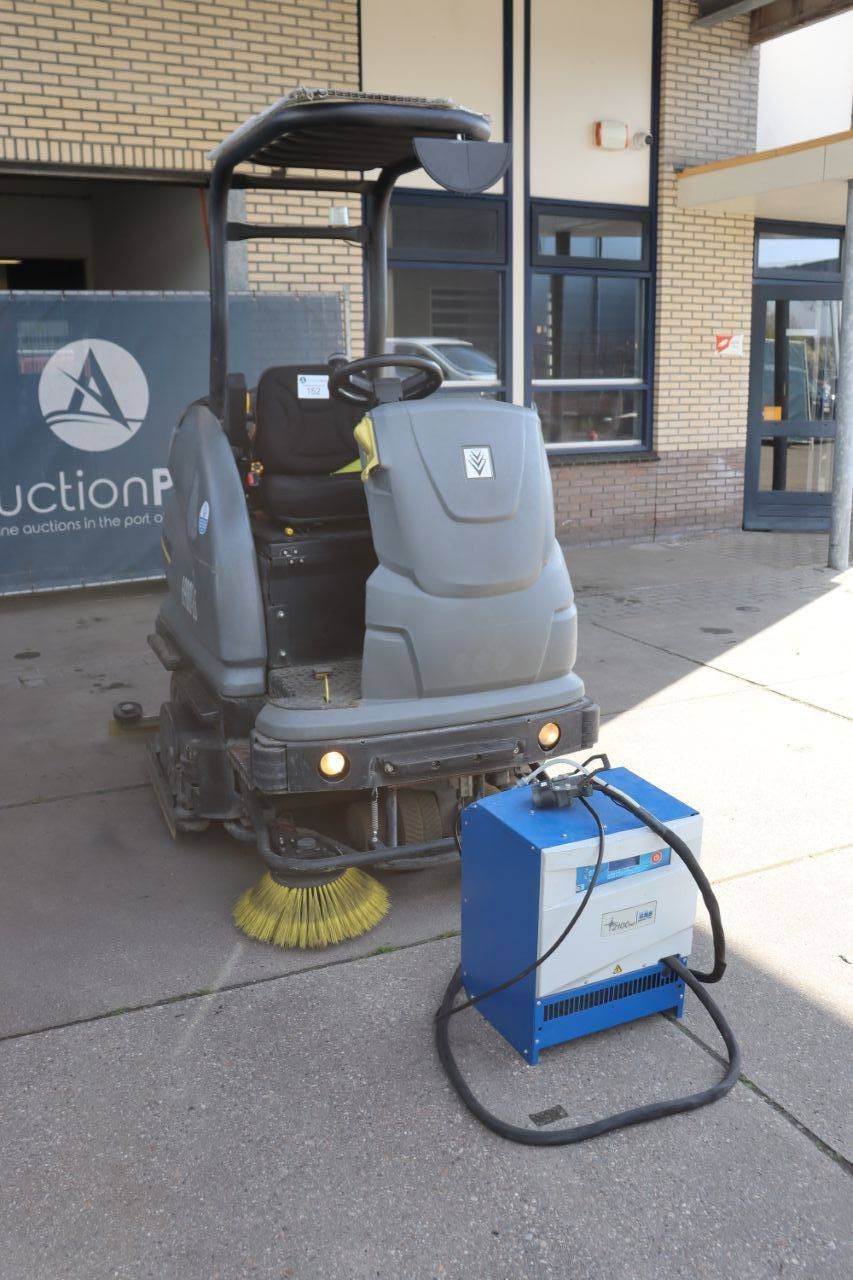 Karcher B250R Electric Sweeper 5500W 2014