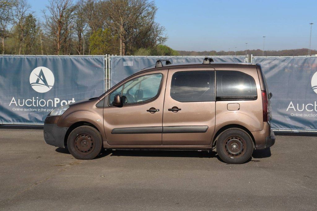 Pkw Peugeot Partner Benzin 98 PS 2013 (Marge)