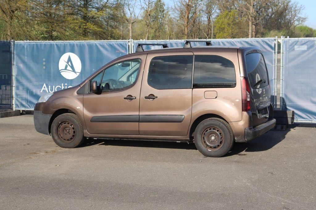 Pkw Peugeot Partner Benzin 98 PS 2013 (Marge)