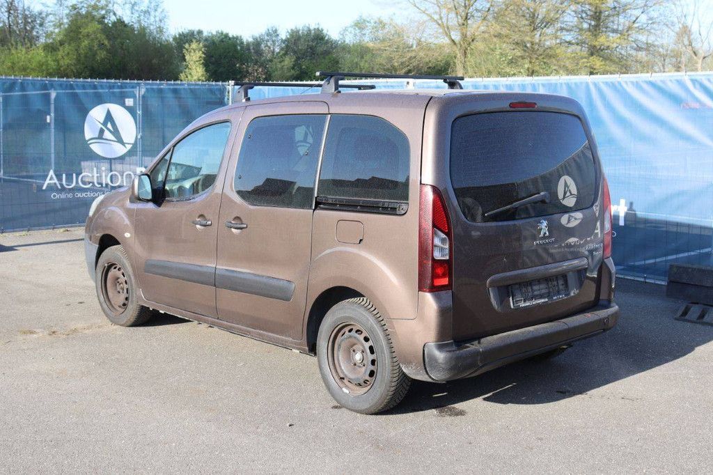 Pkw Peugeot Partner Benzin 98 PS 2013 (Marge)