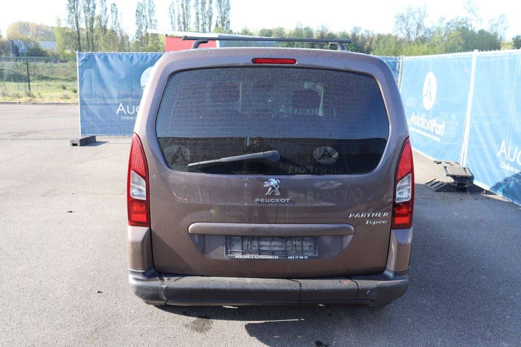 Pkw Peugeot Partner Benzin 98 PS 2013 (Marge)