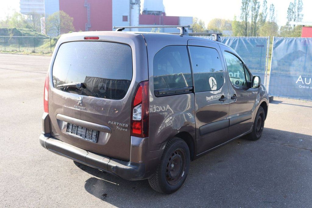 Pkw Peugeot Partner Benzin 98 PS 2013 (Marge)