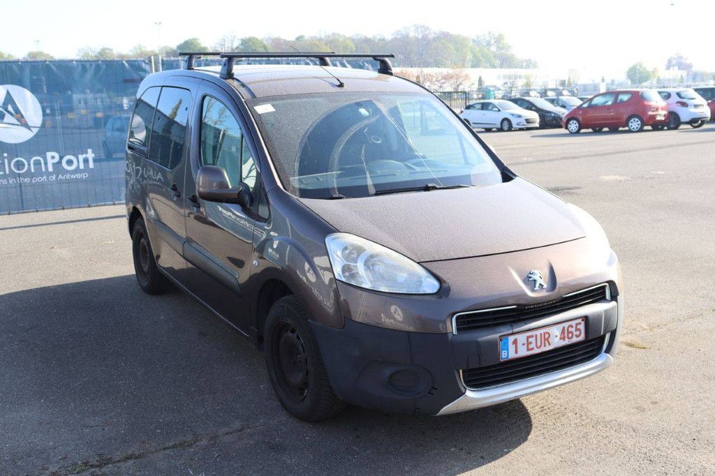 Pkw Peugeot Partner Benzin 98 PS 2013 (Marge)