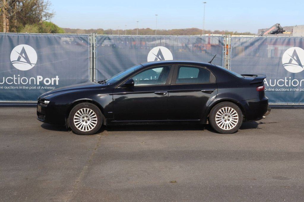 Passenger car Alfa Romeo 159 Petrol 140hp 2010 (Margin)