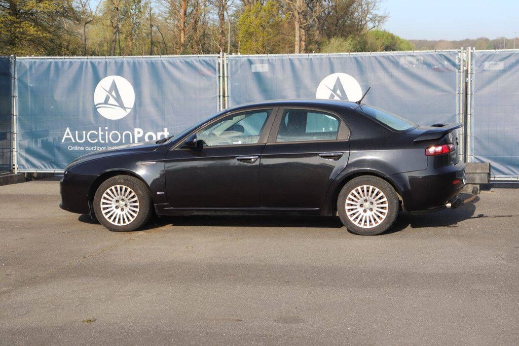 Passenger car Alfa Romeo 159 Petrol 140hp 2010 (Margin)